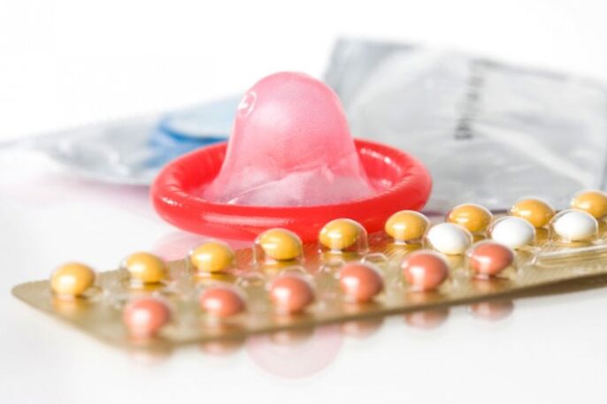Презервативите и противозачатъчните хапчета ще предотвратят нежелана бременност